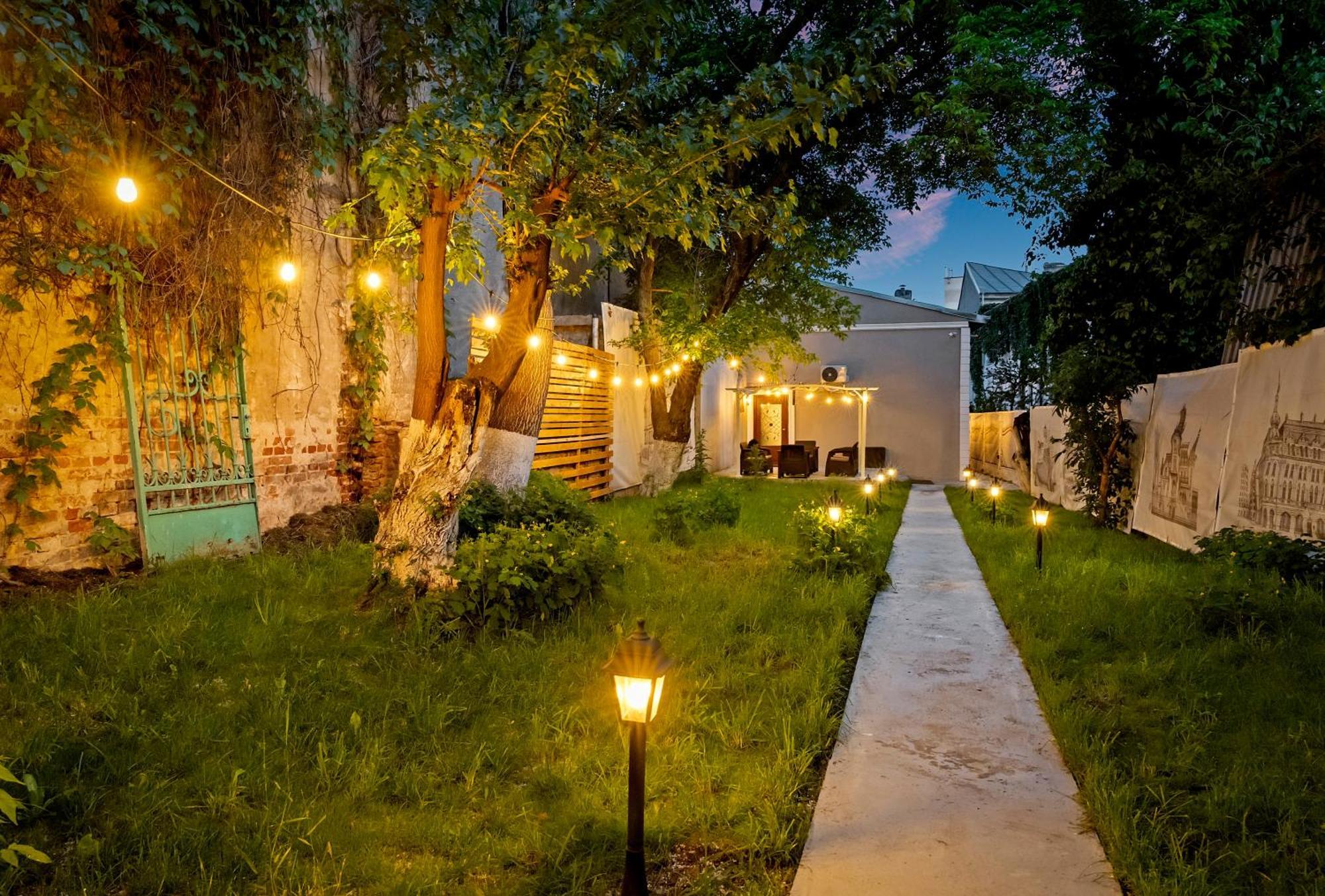 Apartment High Ceilings Garden - Parking Bukarest