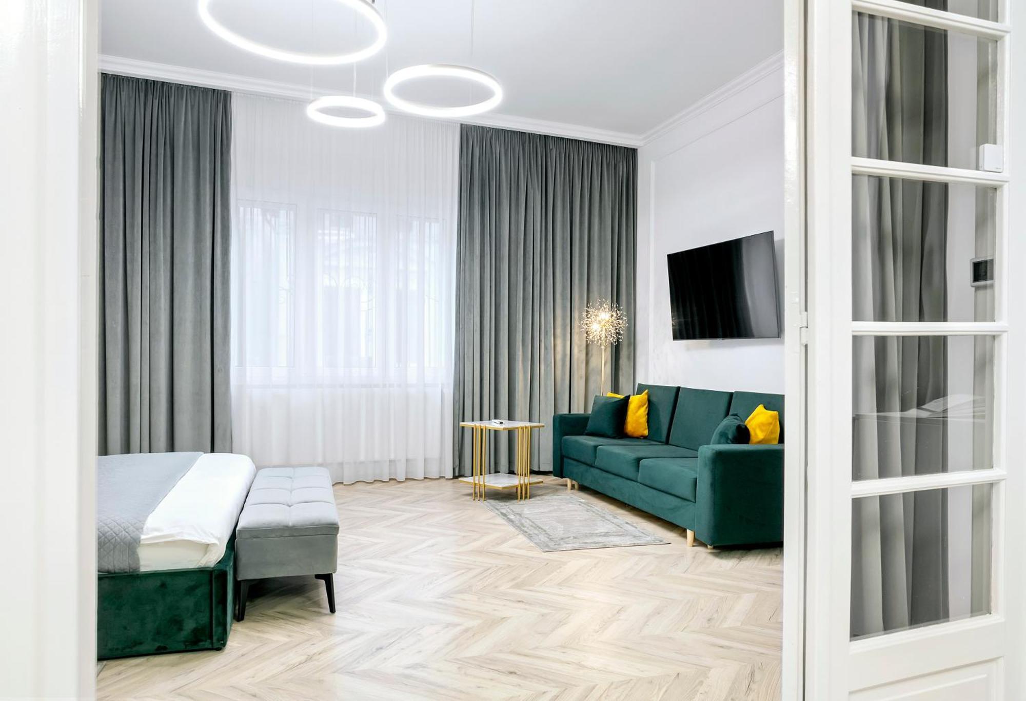 Apartment High Ceilings Garden - Parking Bukarest
